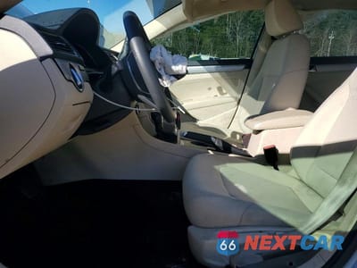 Zdjęcie 7 z 13 samochodu: 2017 VOLKSWAGEN PASSAT S VIN:1VWAT7A38HC079728 - miniatura