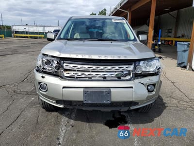 Piąte zdjęcie samochodu w środku: 2014 LAND ROVER LR2 HSE VIN:SALFR2BGXEH412529 - miniatura