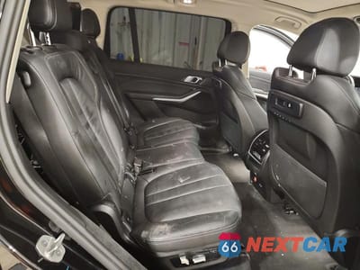 Zdjęcie 11 z 14 samochodu: 2021 BMW X7 XDRIVE40I VIN:5UXCW2C00M9F32614 - miniatura
