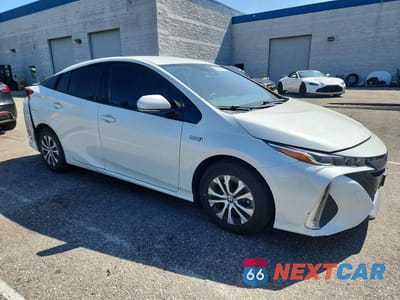 Czwarte zdjęcie samochodu z boku: 2020 TOYOTA PRIUS PRIME LE VIN:JTDKARFP4L3142336 - miniatura