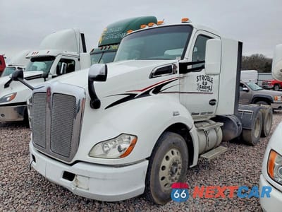 Drugie zdjęcie samochodu z przodu: 2016 KENWORTH T680 SEMI TRUCK VIN:1XKYD49X5GJ103101 - miniatura
