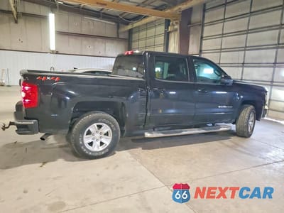 Trzecie zdjęcie samochodu z tyłu: 2018 CHEVROLET SILVERADO K1500 LT VIN:3GCUKREC2JG359897 - miniatura
