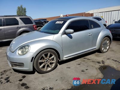 2013 VOLKSWAGEN BEETLE 3VWJP7AT0DM604486 - główne zdjęcie licytacji z USA - miniatura