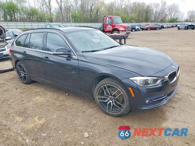 Czwarte zdjęcie samochodu z boku: 2018 BMW 330 XI VIN:WBA8K3C50JA483620 - miniatura