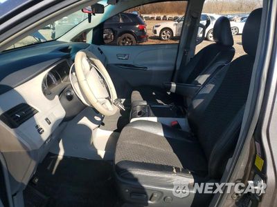 Zdjęcie 7 z 13 samochodu: 2011 TOYOTA SIENNA SE 8-PASSENGER VIN:5TDXK3DC3BS125556 - miniatura