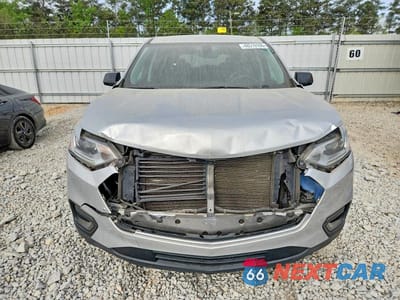 Piąte zdjęcie samochodu w środku: 2019 CHEVROLET TRAVERSE LS VIN:1GNERFKW0KJ248740 - miniatura