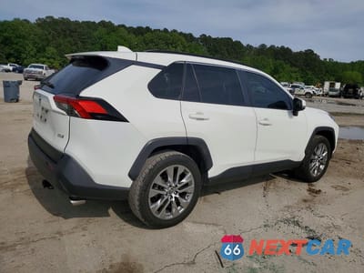 Trzecie zdjęcie samochodu z tyłu: 2020 TOYOTA RAV4 XLE PREMIUM VIN:JTMC1RFV7LD520646 - miniatura