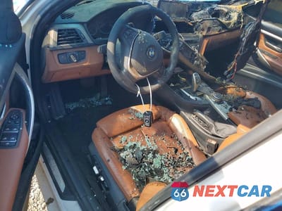 Zdjęcie 8 z 12 samochodu: 2017 BMW 330 XI VIN:WBA8D9G32HNU63572 - miniatura