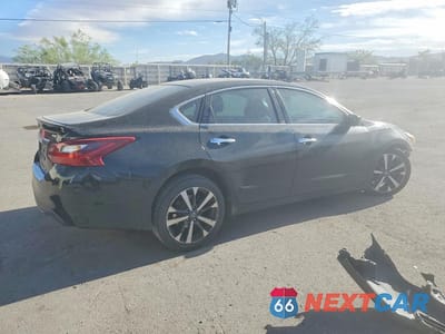 Trzecie zdjęcie samochodu z tyłu: 2017 NISSAN ALTIMA 2.5 SR VIN:1N4AL3AP4HC122725 - miniatura