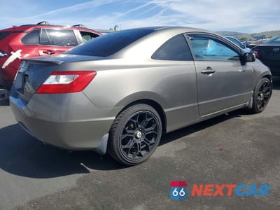 Trzecie zdjęcie samochodu z tyłu: 2008 HONDA CIVIC LX VIN:2HGFG12698H544289 - miniatura