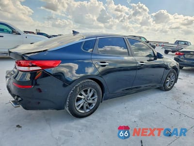 Trzecie zdjęcie samochodu z tyłu: 2020 KIA OPTIMA LX VIN:5XXGT4L32LG402639 - miniatura