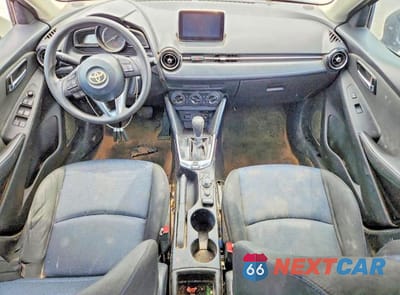 Zdjęcie 8 z 12 samochodu: 2018 TOYOTA YARIS IA BASE VIN:3MYDLBYV9JY311617 - miniatura