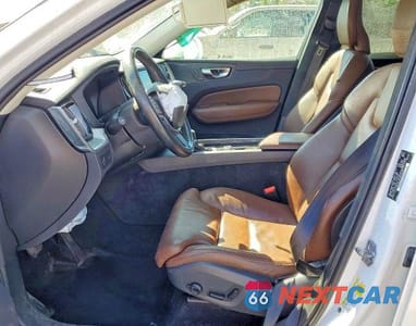 Zdjęcie 7 z 12 samochodu: 2019 VOLVO XC60 T5 VIN:LYV102RKXKB235578 - miniatura