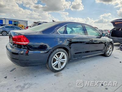 Trzecie zdjęcie samochodu z tyłu: 2014 VOLKSWAGEN PASSAT SE VIN:1VWBS7A38EC042486 - miniatura