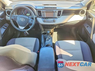 Zdjęcie 8 z 12 samochodu: 2015 TOYOTA RAV4 XLE VIN:JTMRFREV7FJ033885 - miniatura