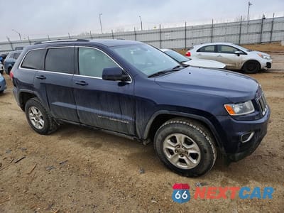 Czwarte zdjęcie samochodu z boku: 2014 JEEP GRAND CHEROKEE LAREDO VIN:1C4RJFAG0EC202703 - miniatura