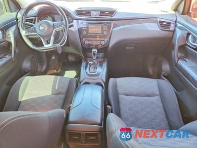 Zdjęcie 8 z 13 samochodu: 2017 NISSAN ROGUE SPORT SV VIN:JN1BJ1CR4HW109238 - miniatura