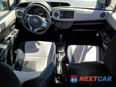 Zdjęcie 8 z 11 samochodu: 2012 TOYOTA YARIS 5-DOOR LE VIN:JTDKTUD3XCD517489 - miniatura