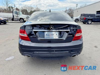 Zdjęcie 6 z 12 samochodu: 2013 MERCEDES-BENZ C 300 4MATIC VIN:WDDGF8AB6DR253536 - miniatura