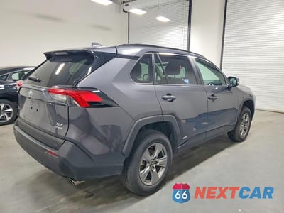 Trzecie zdjęcie samochodu z tyłu: 2025 TOYOTA RAV4 HYBRID XLE VIN:2T3RWRFV1SW258975 - miniatura