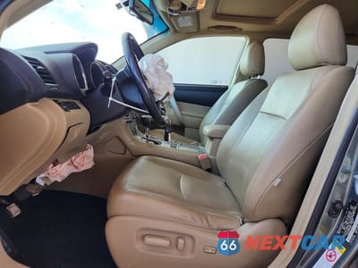 Zdjęcie 7 z 12 samochodu: 2013 TOYOTA HIGHLANDER SE VIN:5TDBK3EH4DS265476 - miniatura
