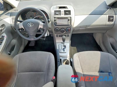 Zdjęcie 8 z 12 samochodu: 2013 TOYOTA COROLLA LE VIN:JTDBU4EE5DJ115797 - miniatura