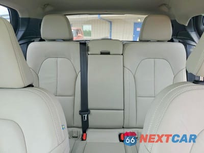 Zdjęcie 10 z 13 samochodu: 2022 VOLVO XC40 T5 MOMENTUM VIN:YV4162UK0N2652345 - miniatura