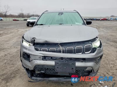 Piąte zdjęcie samochodu w środku: 2022 JEEP COMPASS LATITUDE VIN:3C4NJDBB1NT233646 - miniatura