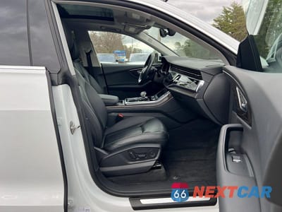 Piąte zdjęcie samochodu w środku: 2020 AUDI Q8 PREMIUM PLUS S-LINE VIN:WA1EVBF16LD019176 - miniatura