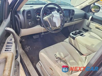 Zdjęcie 8 z 12 samochodu: 2010 CHEVROLET SILVERADO K1500 LT VIN:3GCRKSE39AG279882 - miniatura