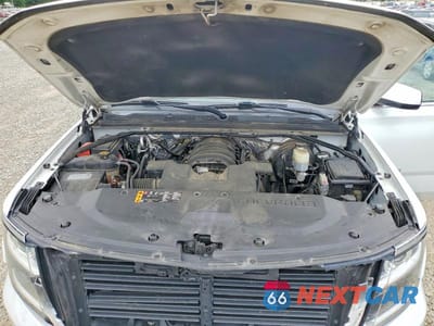 Zdjęcie 12 z 13 samochodu: 2018 CHEVROLET SUBURBAN K1500 LT VIN:1GNSKHKC7JR333230 - miniatura