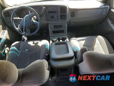 Zdjęcie 8 z 11 samochodu: 2005 GMC NEW SIERRA K3500 VIN:1GTJK33G85F816368 - miniatura