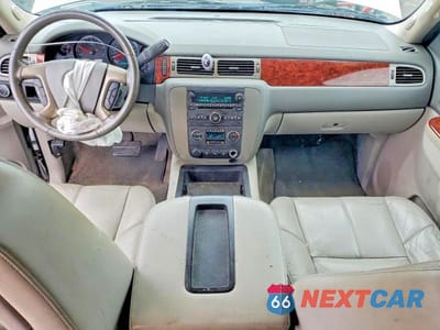 Zdjęcie 8 z 12 samochodu: 2013 GMC YUKON XL C1500 SLT VIN:1GKS1KE09DR298984 - miniatura