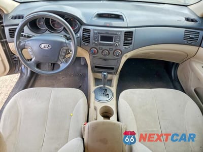 Zdjęcie 8 z 11 samochodu: 2009 KIA OPTIMA LX VIN:KNAGE228795318550 - miniatura