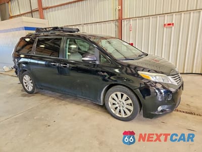 Czwarte zdjęcie samochodu z boku: 2017 TOYOTA SIENNA LIMITED PREMIUM 7-PASSENGER VIN:5TDYZ3DC8HS839756 - miniatura