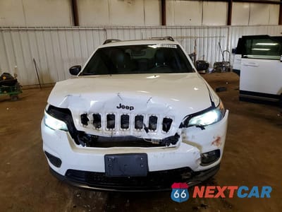 Piąte zdjęcie samochodu w środku: 2021 JEEP CHEROKEE LATITUDE LUX VIN:1C4PJMMX3MD186657 - miniatura