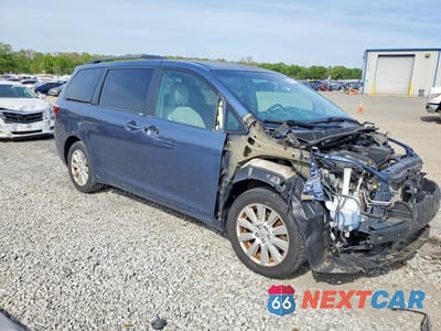 Czwarte zdjęcie samochodu z boku: 2017 TOYOTA SIENNA LE 7-PASSENGER VIN:5TDJZ3DC8HS152665 - miniatura