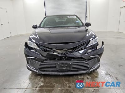 Piąte zdjęcie samochodu w środku: 2024 TOYOTA CAMRY LE VIN:4T1C11AK3RU226518 - miniatura