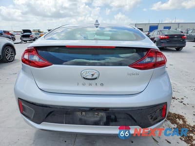Zdjęcie 6 z 13 samochodu: 2018 HYUNDAI IONIQ SEL VIN:KMHC75LC6JU065050 - miniatura