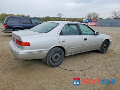 Trzecie zdjęcie samochodu z tyłu: 2001 TOYOTA CAMRY LE VIN:4T1BG22KX1U864980 - miniatura