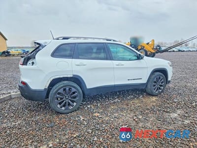 Trzecie zdjęcie samochodu z tyłu: 2021 JEEP CHEROKEE LATITUDE LUX VIN:1C4PJMMX1MD159117 - miniatura