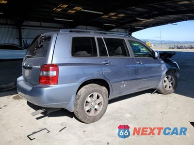Trzecie zdjęcie samochodu z tyłu: 2004 TOYOTA HIGHLANDER BASE VIN:JTEDP21A040034408 - miniatura