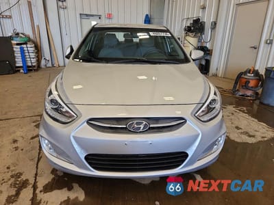Piąte zdjęcie samochodu w środku: 2016 HYUNDAI ACCENT SE VIN:KMHCU4AE8GU045267 - miniatura