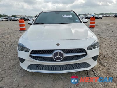 Piąte zdjęcie samochodu w środku: 2020 MERCEDES-BENZ CLA 250 VIN:W1K5J4GB3LN102052 - miniatura