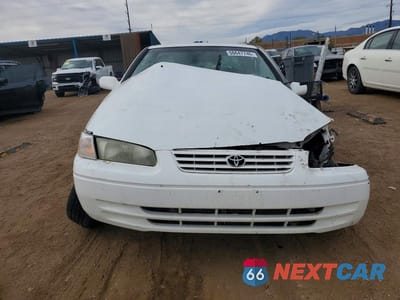 Piąte zdjęcie samochodu w środku: 1998 TOYOTA CAMRY LE V6 VIN:JT2BF22K6W0099510 - miniatura