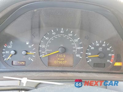 Zdjęcie 9 z 12 samochodu: 2001 MERCEDES-BENZ E 320 VIN:WDBJF65J01B376516 - miniatura