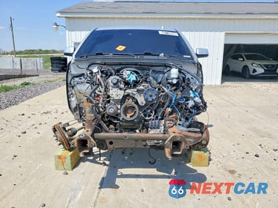 Piąte zdjęcie samochodu w środku: 2015 GMC YUKON XL K1500 SLT VIN:1GKS2HKC4FR611389 - miniatura