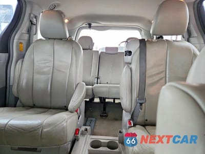 Zdjęcie 10 z 13 samochodu: 2014 TOYOTA SIENNA XLE 8-PASSENGER VIN:5TDYK3DC3ES512343 - miniatura