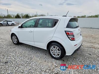 Drugie zdjęcie samochodu z przodu: 2020 CHEV SONIC VIN:1G1JG6SB7L4138920 - miniatura