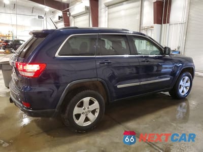 Trzecie zdjęcie samochodu z tyłu: 2013 JEEP GRAND CHEROKEE LAREDO VIN:1C4RJFAG6DC502826 - miniatura